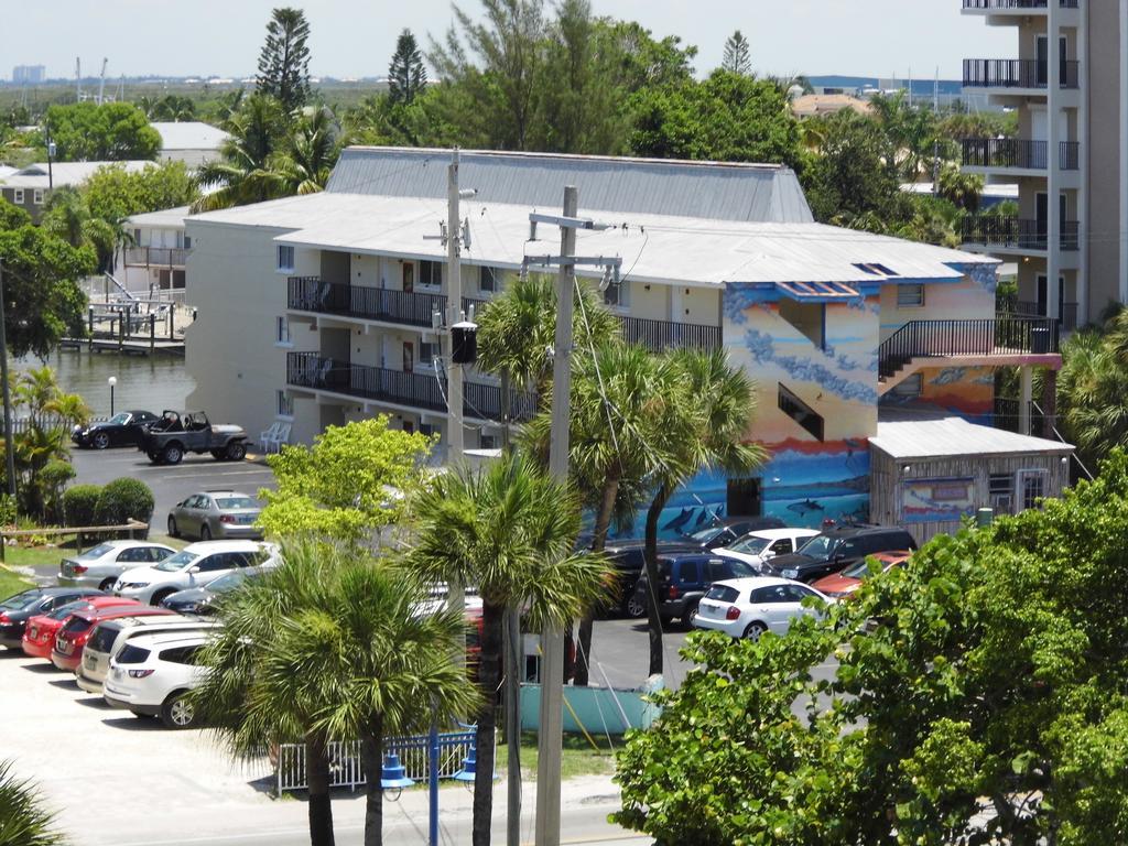 The Bay Inn At The Lani Kai Fort Myers Beach Exterior photo