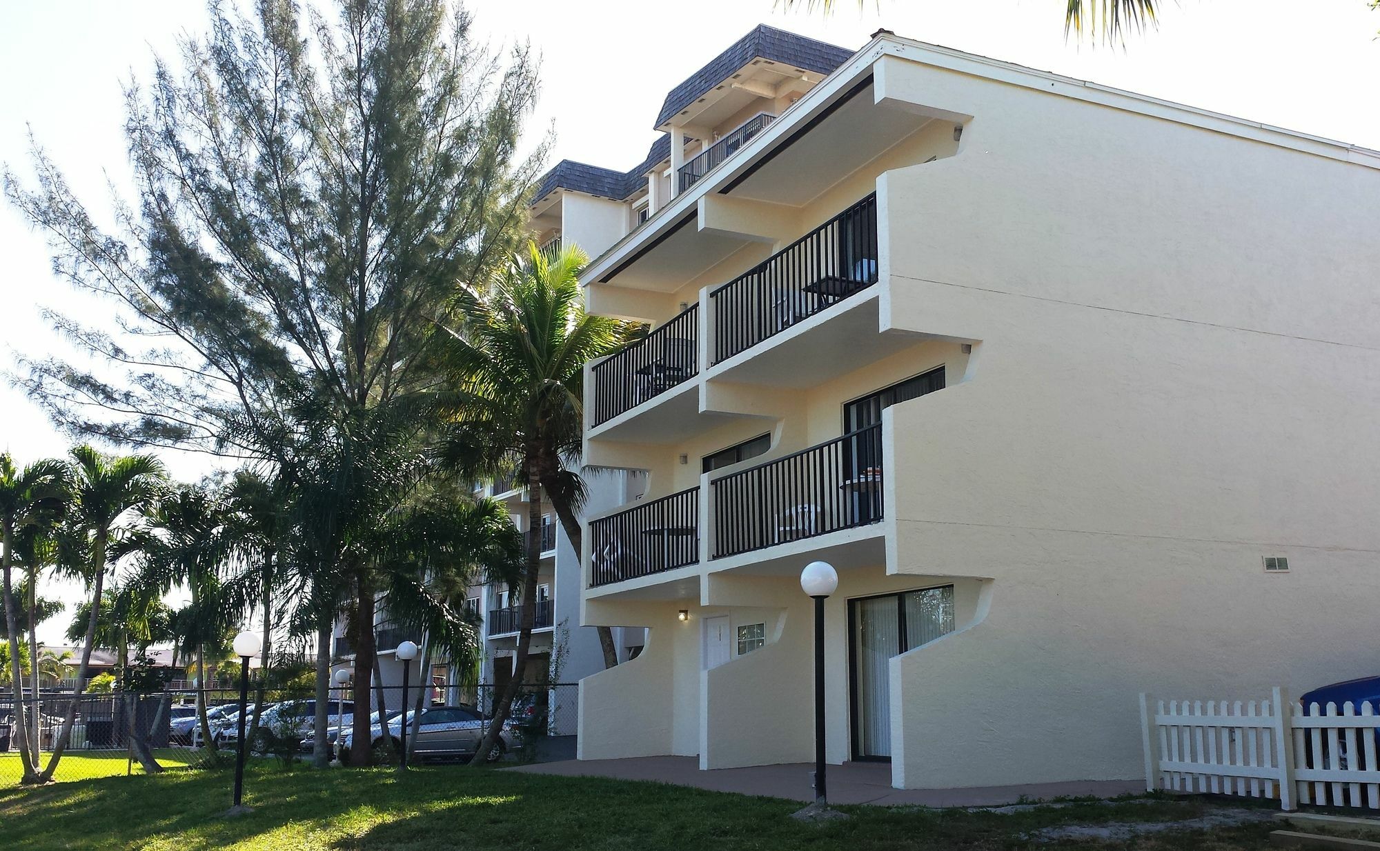 The Bay Inn At The Lani Kai Fort Myers Beach Exterior photo